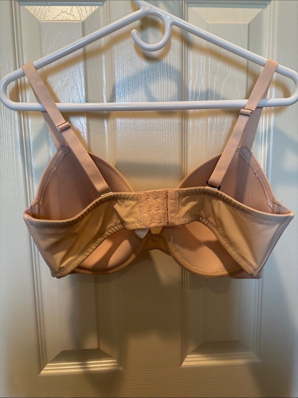Frederick's of Hollywood Nude T-Shirt Underwire Bra - Picture 4 of 5